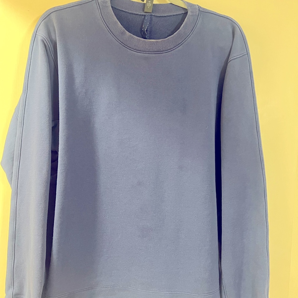 Lululemon athletica sweater w/ hidden zip!!..like new!